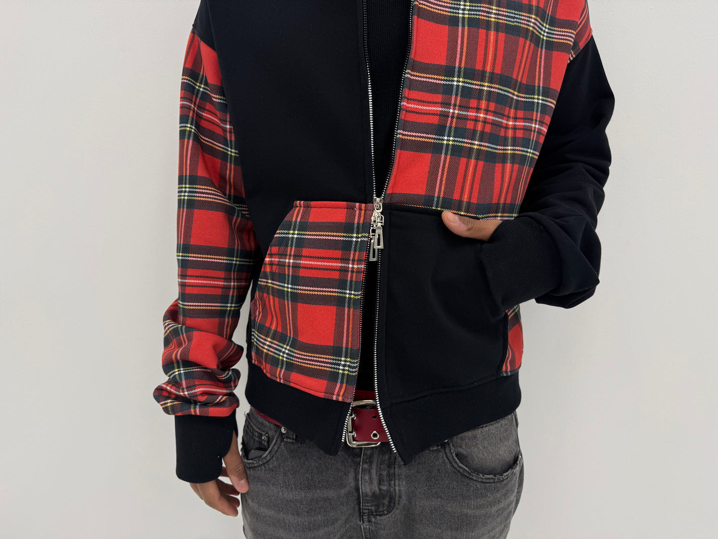 Asymmetric zip hoodie red/black