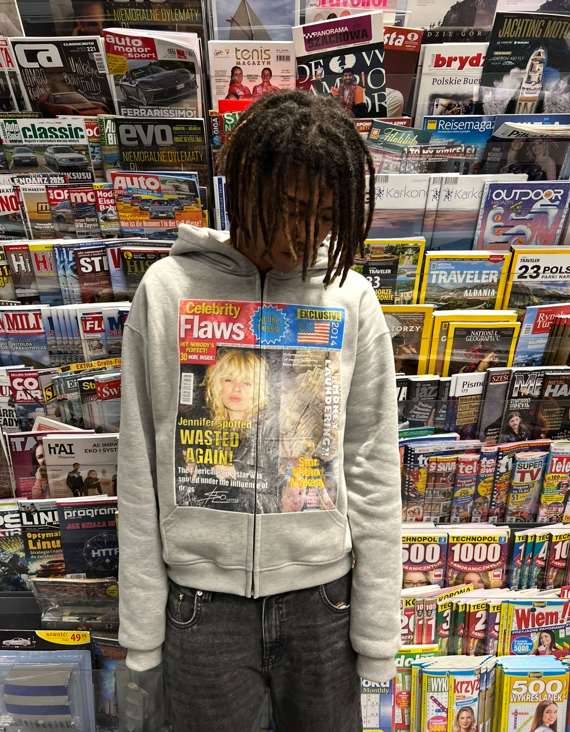 Flaws zip hoodie gray